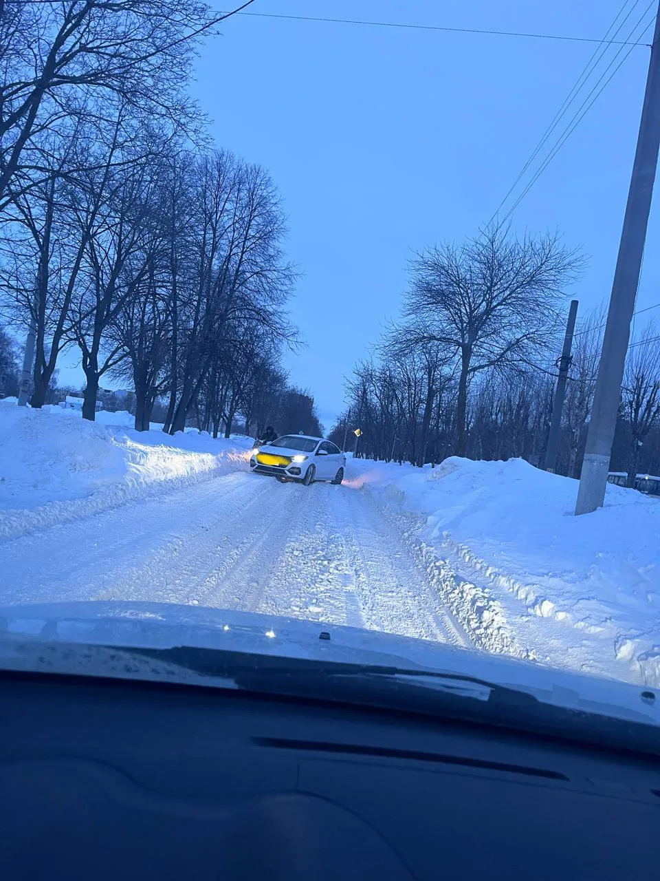 «Живём хуже, чем в деревне»: жители Нижнекамска жалуются на заваленные снегом дороги и тротуары