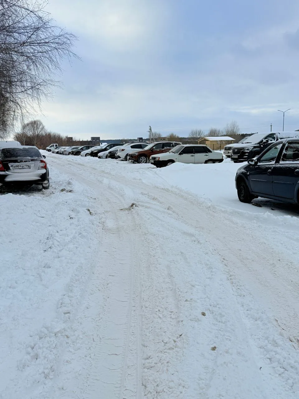 Сугробы, колеи и неубранный мусор: жители Нижнекамска жалуются на проблемы с зимним содержанием города