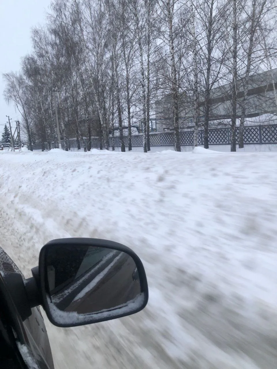 «Живём хуже, чем в деревне»: жители Нижнекамска жалуются на заваленные снегом дороги и тротуары