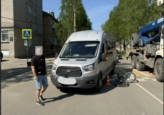 В Коми под колёса авто и электротранспорта попали четверо детей