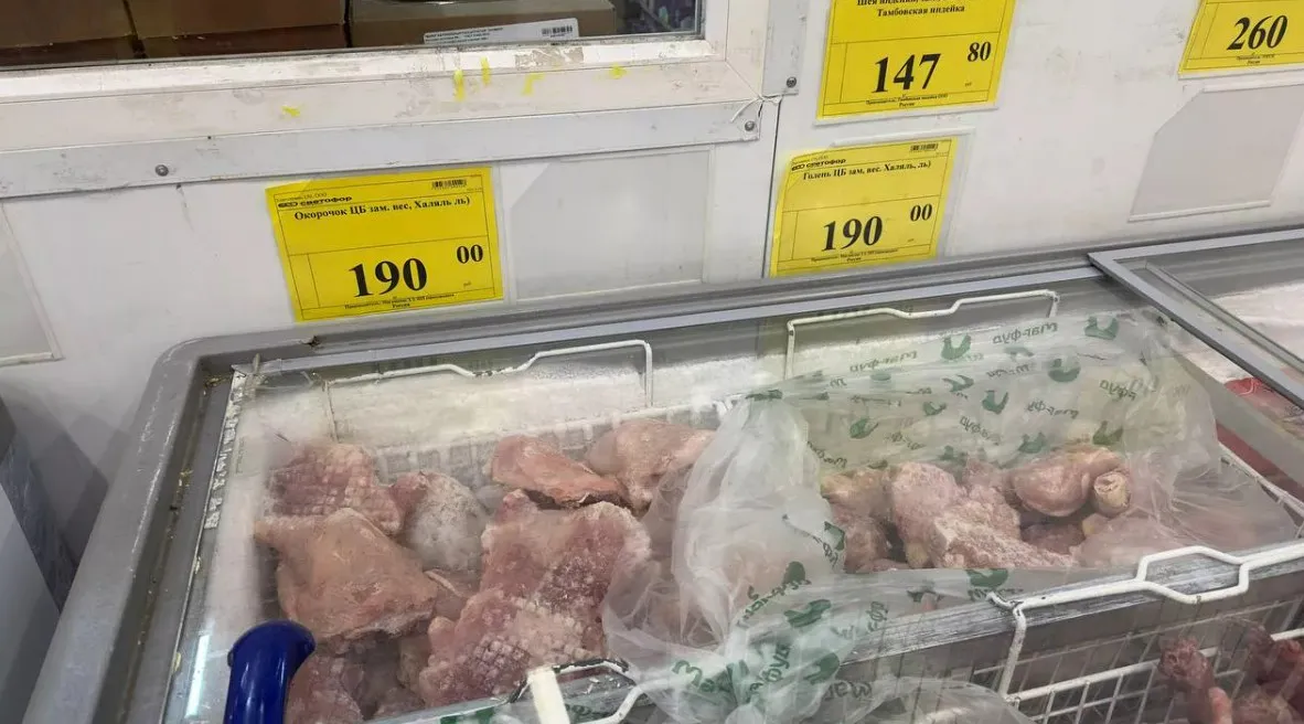 Как накрыть праздничный стол за копейки: крутые находки в "Светофоре" к Новому году - берите, не пожалеете