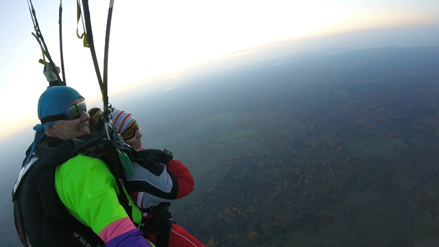 Что даст прыжок с парашютом для активной женщины