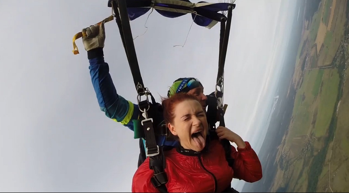 Прыжок с парашютом в СПб