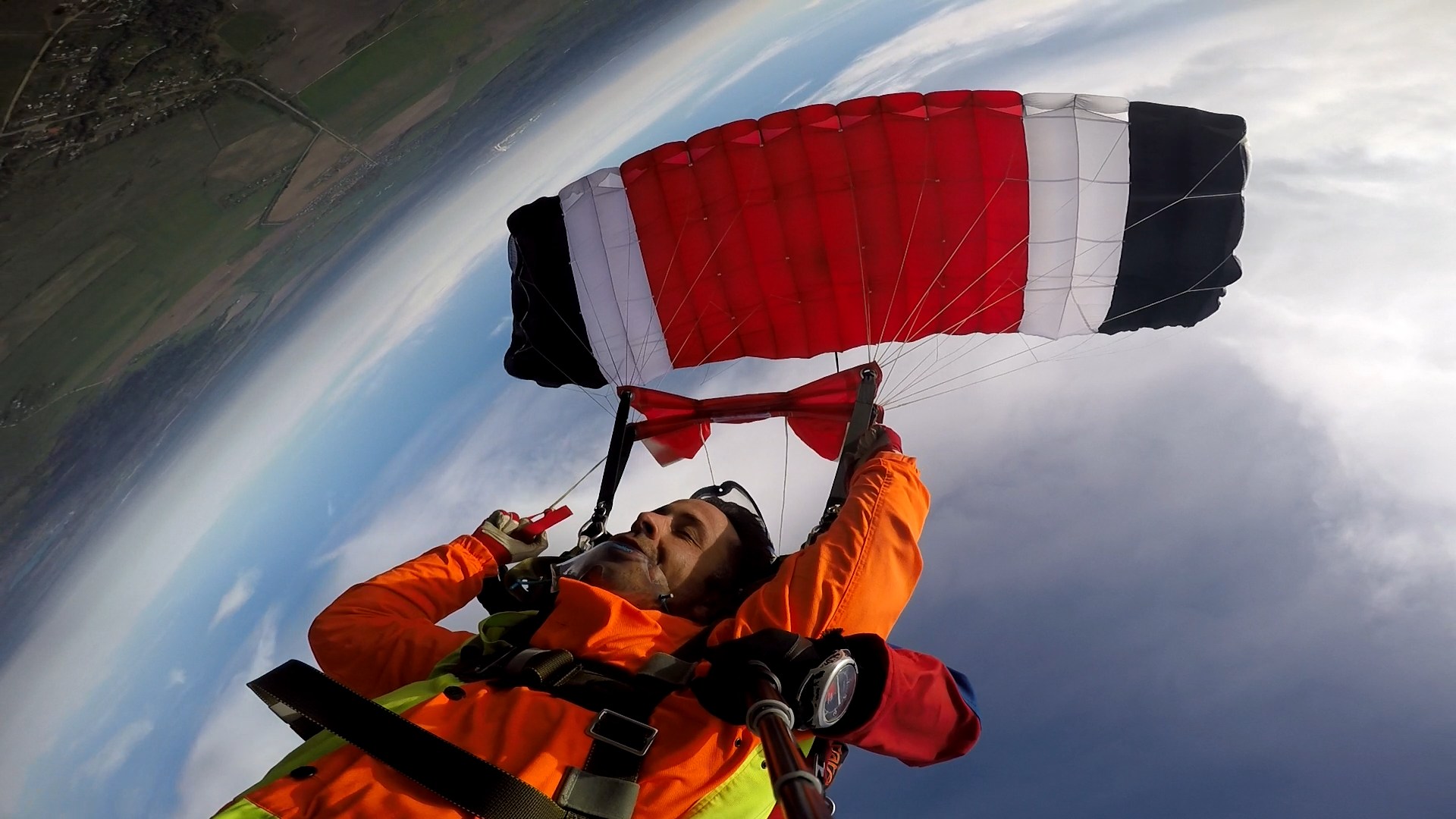 Прыжок с парашютом в СПб с инструктором