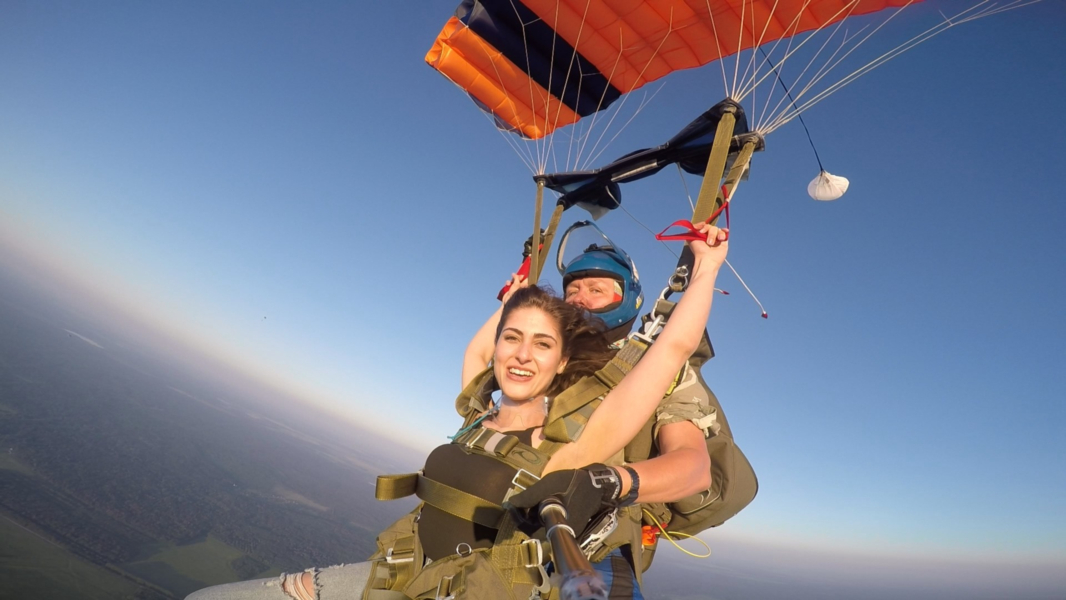 Прыжки с парашютом в СПб в тандеме