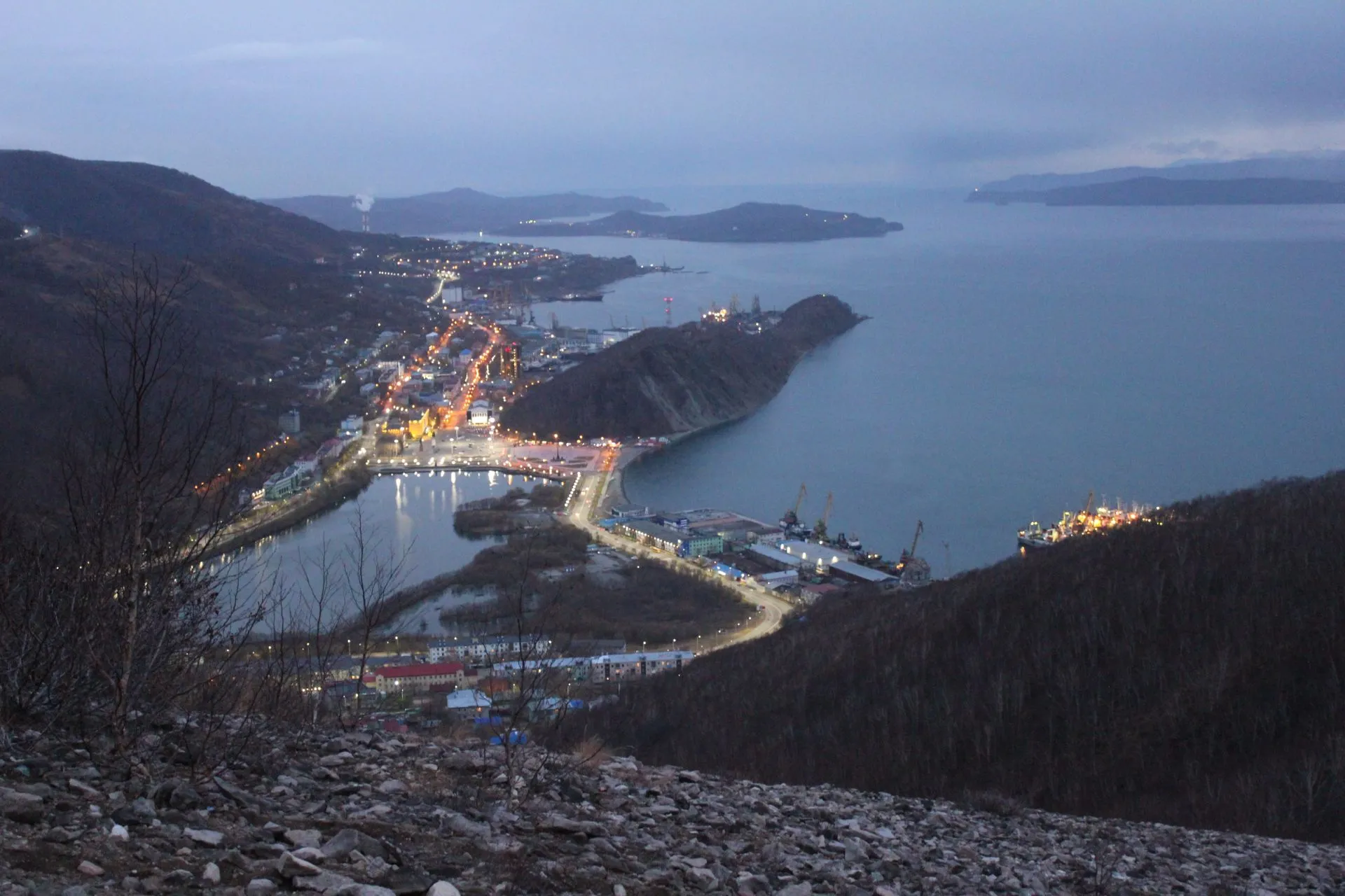 Обзорная экскурсия по Петропавловску-Камчатскому с посещением Халактырского черного пляжа 