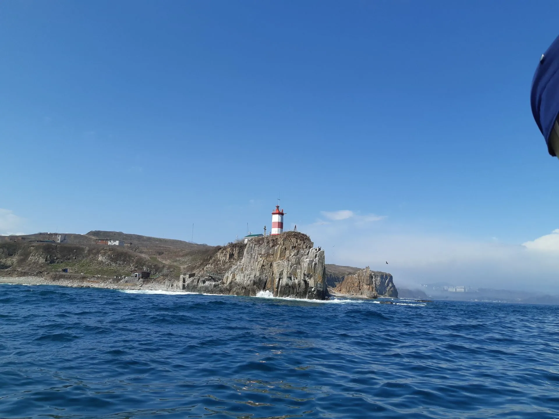 Маяки Владивостока: водная экскурсия на катере