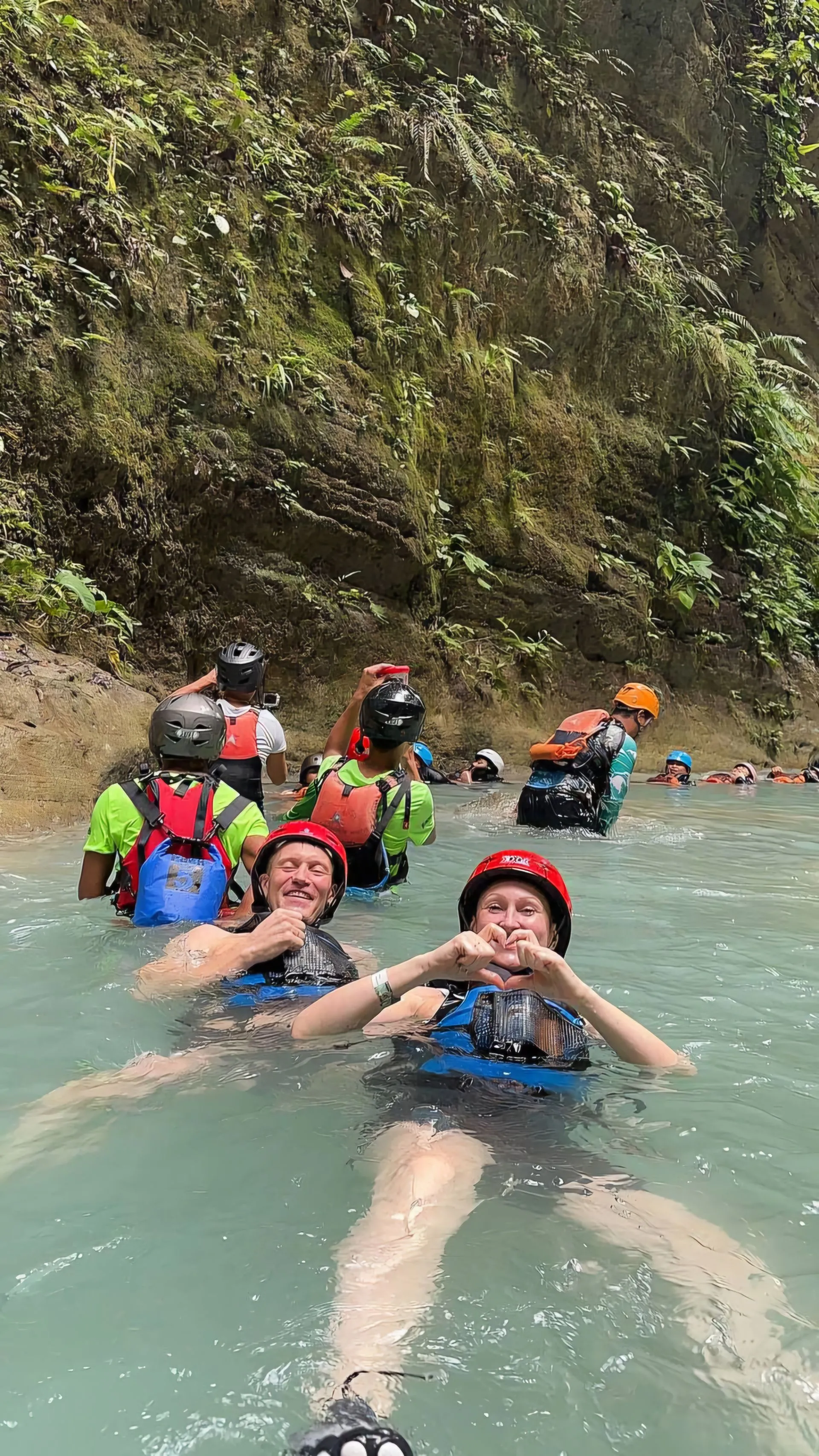 Экскурсия из Себу: встреча с китовыми акулами и каньонинг к водопаду Кавасан