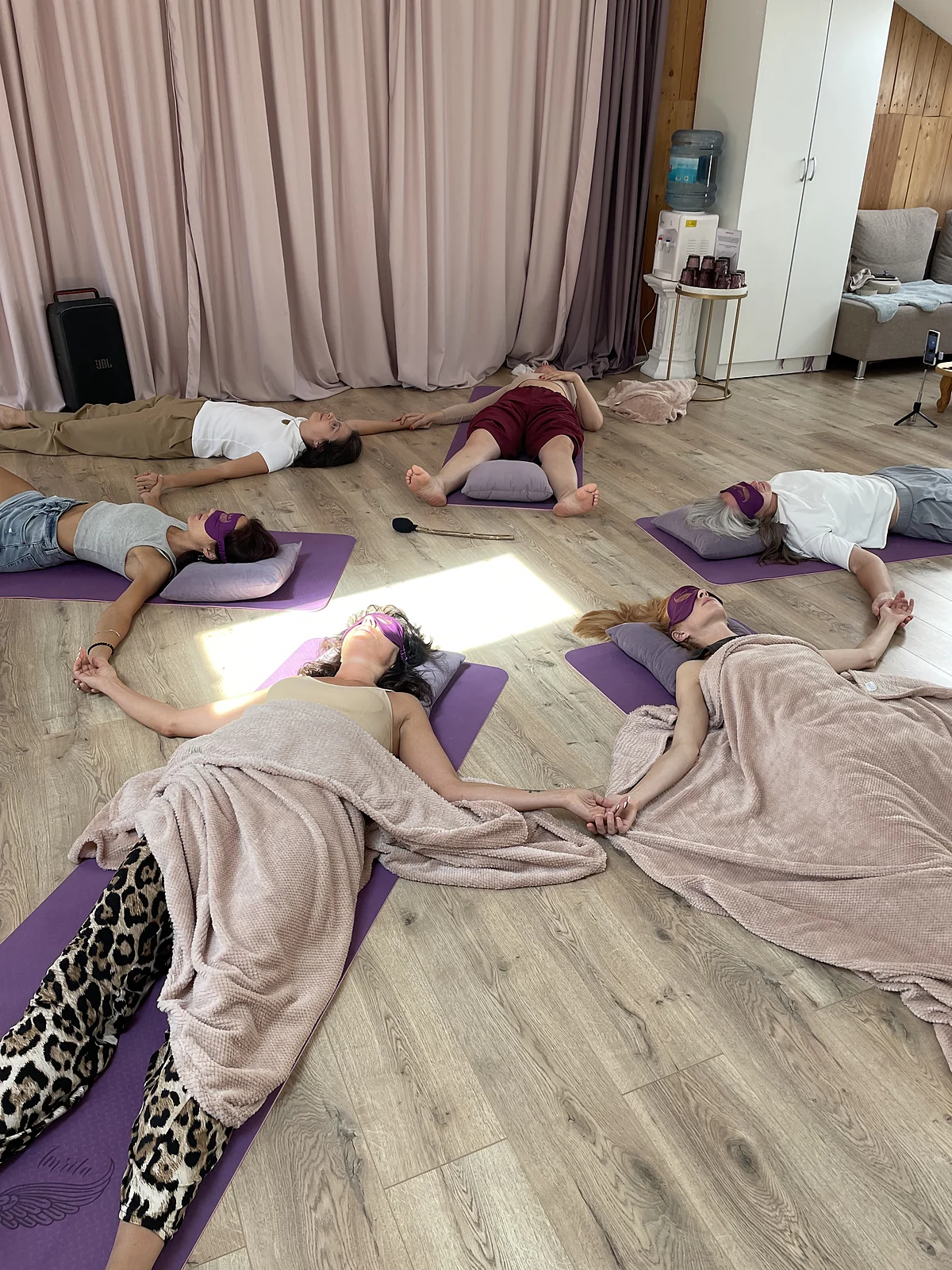 Практика Innerdance в Москве — телесно-звуковая практика RONAMÁRI, кадр 3