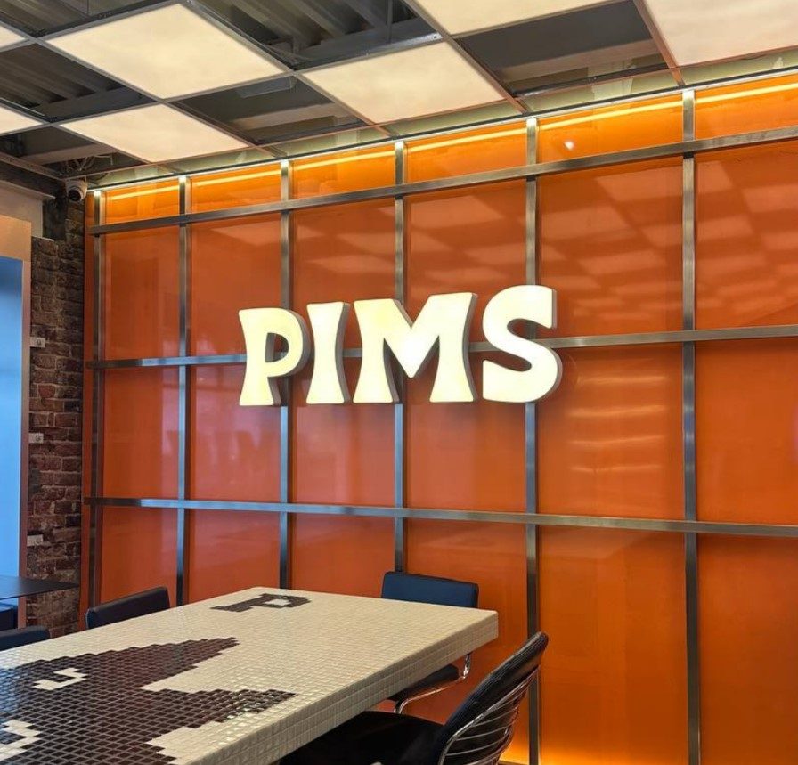Интерьерные световые буквы PIMS