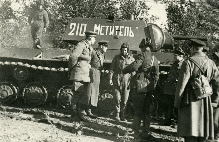 Файл:Мститель (танк КВ-1).jpg