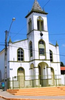 Файл:Igreja Católica de Iramaia, inaugurada em 1967.jpg
