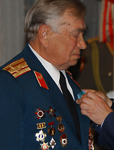 Mikhail Bulatov, August 2003 (cropped).jpg