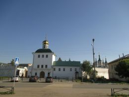 Далматовский Успенский монастырь. Надвратная церковь Иоанна Богослова