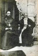 Епископ Андрей (Ухтомский) и протоиерей Иоанн Кронштадтский. Казань, 1908 год