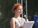 Ведущая Купринского праздника Елена Захарова