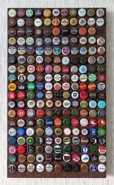 Файл:Коллекция крышек от пива.jpg