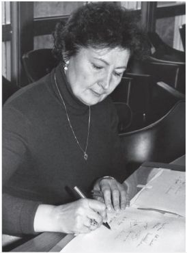 Светлана Маренникова подписывает Декларацию ВОЗ об уничтожении оспы на Земле, 1980 год.
