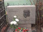 Могила писателя Виктора Драгунского на Ваганьковском кладбище Москвы