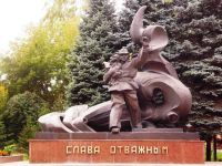 Памятный знак погибшим пожарным «Слава отважным» в Челябинске