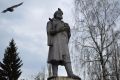 Памятник Михайле Волкову на площади Волкова, город Кемерово