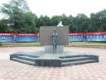 Памятник учителю в городе Ульяновске
