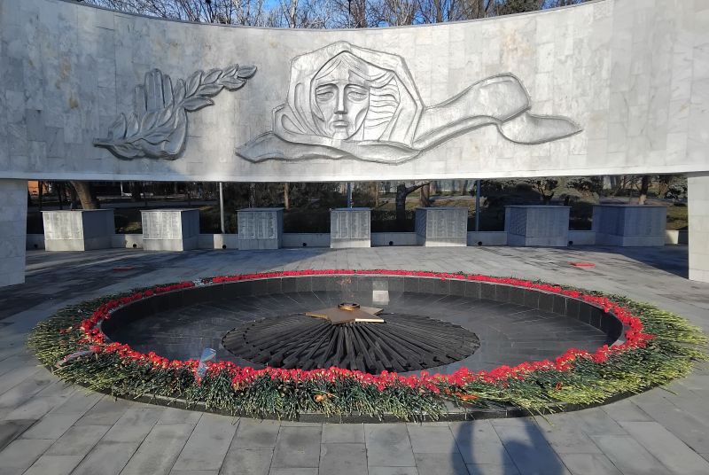 Файл:РНД - Мемориал Павшим воинам (2).jpg