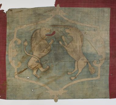 Знамя со львом и единорогом конца XVII века. Поступило из Тобольска в 1826 году.