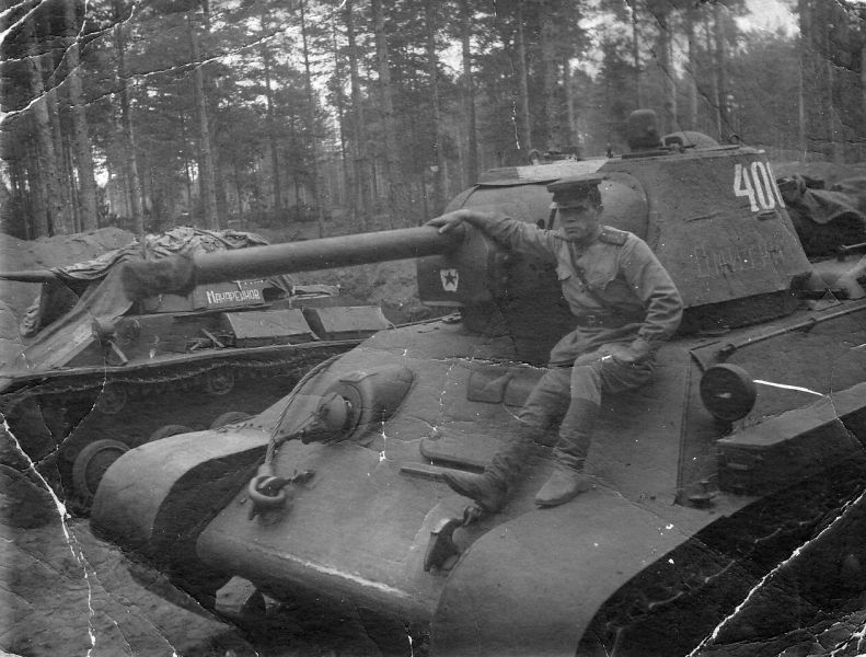 Файл:Танки Иван Макаренков и Дмитрий Осатюк.jpg