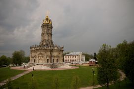 Храм Знамения Богородицы в Дубровицах