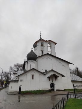 Церковь Николы со Усохи Псков.jpg