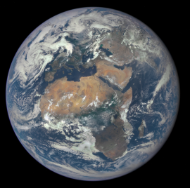 Фотография Земли, сделанная 29 июля 2015 года с борта космического аппарата Deep Space Climate Observatory