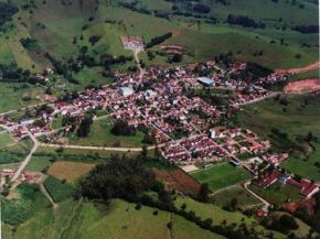 Córrego do Bom Jesus.jpg