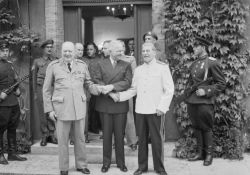 У. Черчилль, Г. Трумэн, И. В. Сталин. Потсдам, 23 июля 1945 года