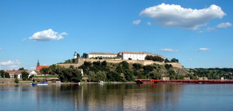 Файл:Citadel Petrovaradin.jpg