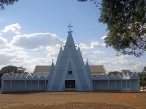 Cruzeiro da Fortaleza MG Brasil - Matriz - panoramio.jpg