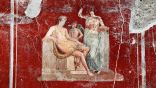 Cupid with Venus and Adonis, fresco in Pompeii.jpg