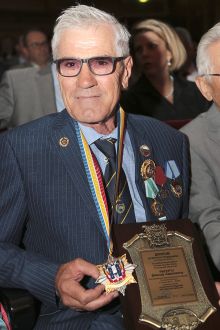 Давид Ригерт во время награждения знаком «Почётный гражданин Ростовской области», 2015 год