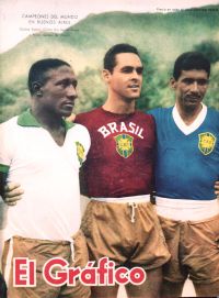 Djalma Santos, Gilmar Dos Santos Neves y Nilton Santos (Brasil) - El Gráfico 2062.jpg