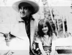 Виктор Драгунский с дочерью. 1971 год
