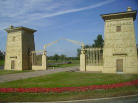 Egyptian Gates in Tsarskoe Selo.jpg