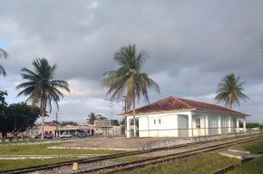 Estação ferroviária de Acajutiba, Bahia.jpg