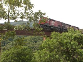 Estrada de ferro Central do Paraná-Serra do Cadeado - PR - panoramio.jpg