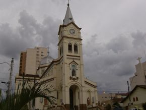 Fachada da Catedral Nossa Senhora do Carmo, Jaboticabal SP.jpg