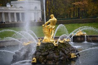 Фонтан «Самсон»