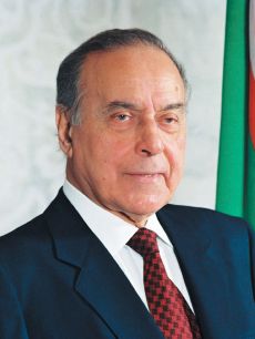 Heydar Aliyev (crop).jpg