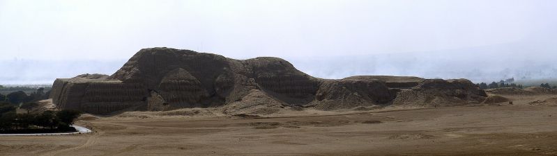 Файл:Huaca del Sol - Août 2007.jpg