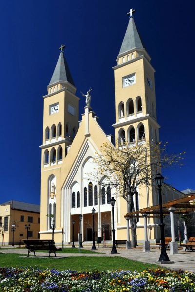 Файл:Igreja Católica de Monte Belo do Sul, RS.jpg