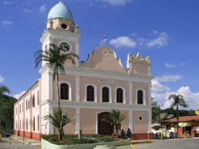 Igreja matriz de Araçariguama.jpg