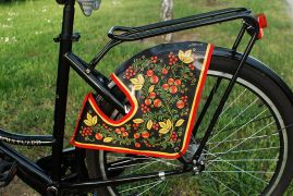 Украшений хохломской росписью на велосипеде
